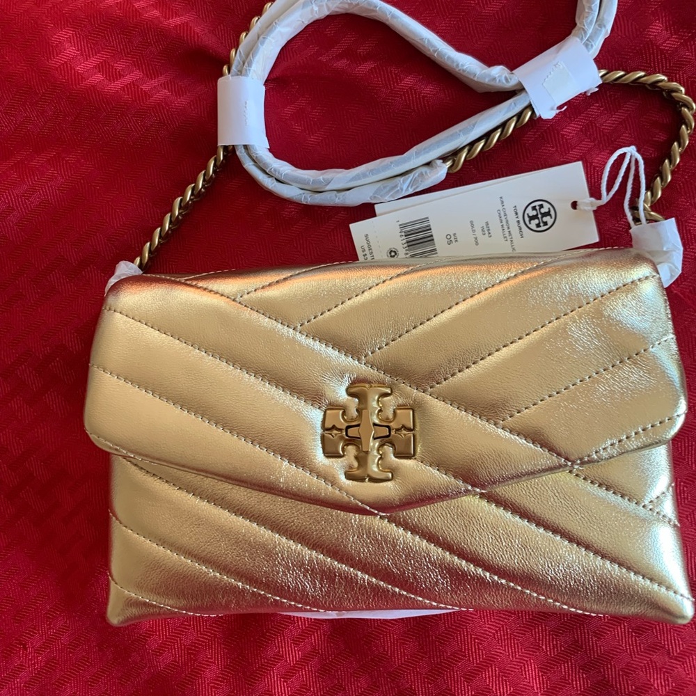 Tory Burch Kira Chevron Metallic Chain Wallet- gold